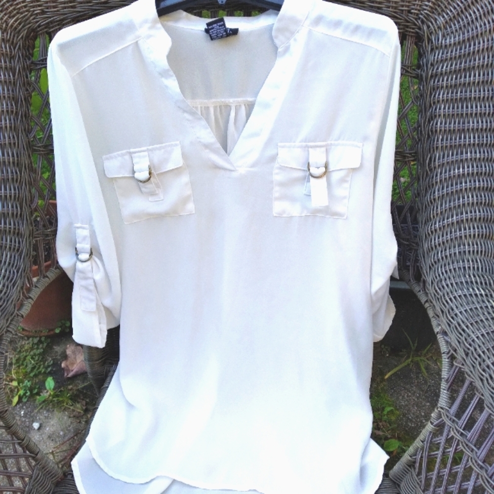 Women's blouse. Pre-owned in good condition
